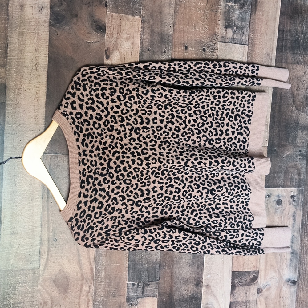 A NEW Day Leopard Tan Black Crew Neck Sweater Sz Lg Women - Picture 10 of 12